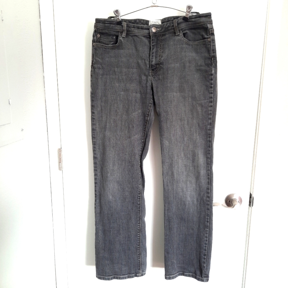 White House Black Market Blanc - Grey (Gray) Jeans with Stretch - Size 12
